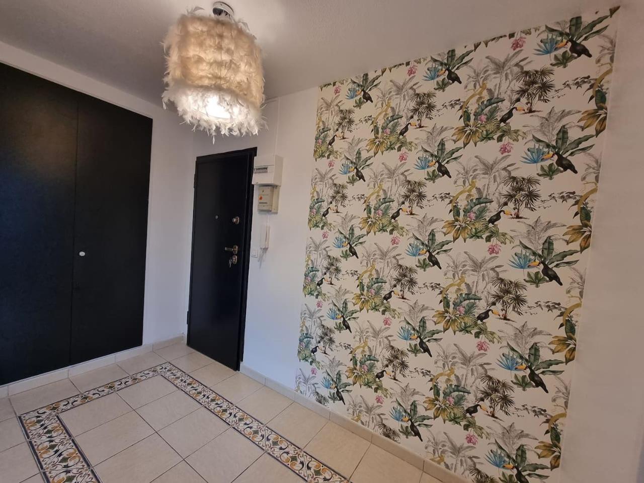 Grand Appartement 3 Chambres Disney - Paris - 82M2 Neuilly-sur-Marne Exterior foto