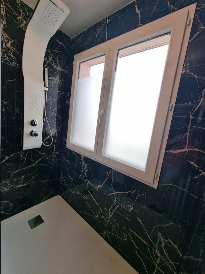 Grand Appartement 3 Chambres Disney - Paris - 82M2 Neuilly-sur-Marne Exterior foto