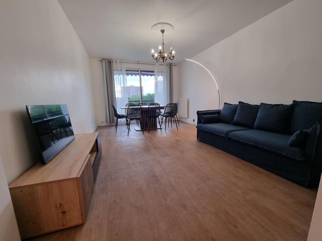 Grand Appartement 3 Chambres Disney - Paris - 82M2 Neuilly-sur-Marne Exterior foto